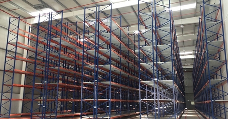 Узкопроходные стеллажи VNA